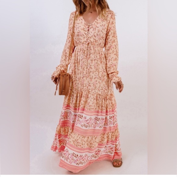 Elegant Floral Long Sleeve Maxi Dress - Picture 2 of 6